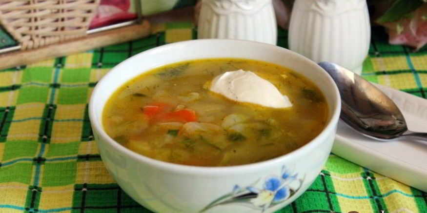 Рецепт летних щей из молодой капусты со сладким перцем