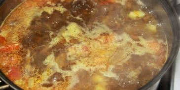 постные щи из свежей капусты с сушеными грибами