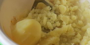 щи из кислой капусты с перловкой на мясном бульоне