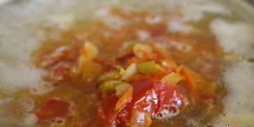 щи из квашеной капусты с фасолью и сладким перцем на курином бульоне