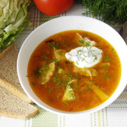 Щи из молодой капусты с курицей