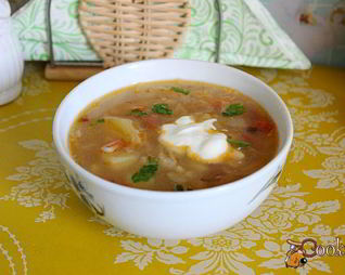 Щи из свежей капусты с перловкой