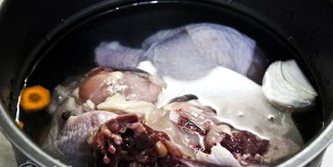 щи с курицей и грибами