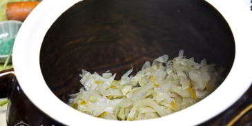 щи с курицей и грибами