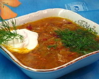 Щи с квашеной капустой и мятой картошкой