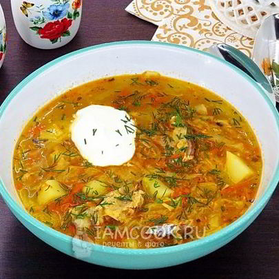 Щи с рыбными консервами в мультиварке