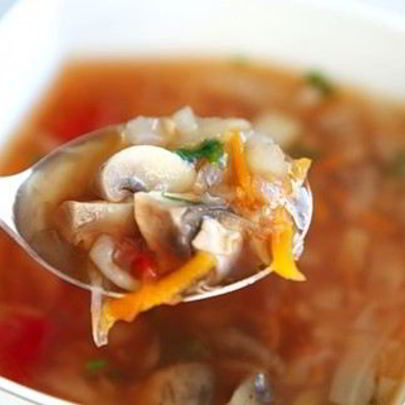 Щи с шампиньонами и мясом