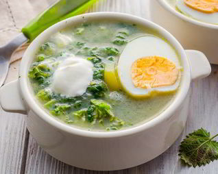 Щи со щавелем и яйцом