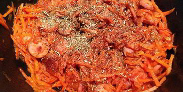 капустная солянка с сосисками