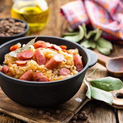 Классическая солянка с капустой и сосисками