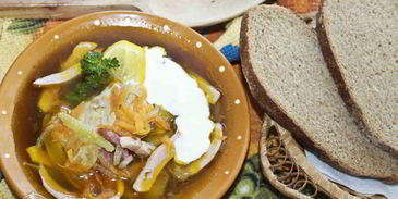 мясная солянка с колбасами