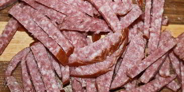 мясная солянка с колбасами