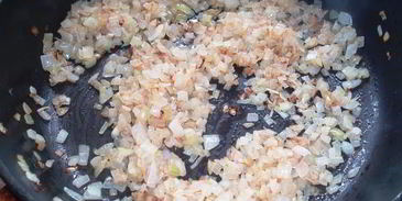 солянка из капусты с сосисками