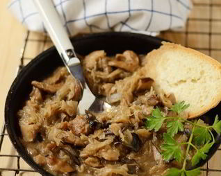 Солянка из квашеной капусты с грибами