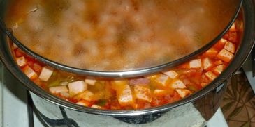 солянка классическая с колбасой