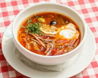 Солянка с говяжьим сердцем и беконом