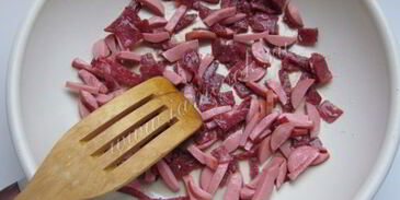 солянка с колбасой и курицей