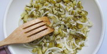 солянка с колбасой и курицей