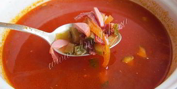 солянка с колбасой и курицей