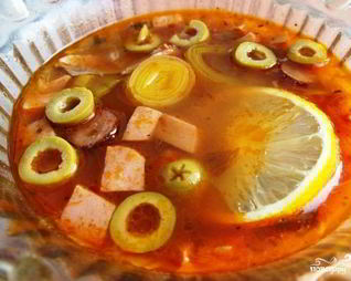 Солянка с копченой курицей