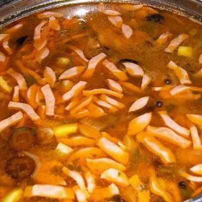 Солянка с опятами и куриным сердцем