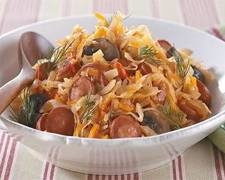 Солянка с сосисками в мультиварке