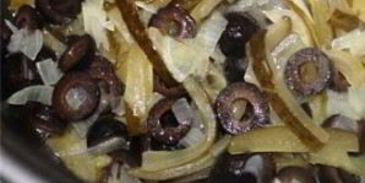 солянка в мультиварке колбасная