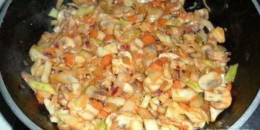 суп-солянка с грибами и капустой