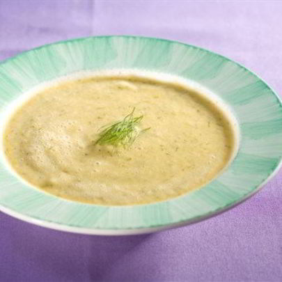 Быстрый зеленый суп-пюре с кабачками