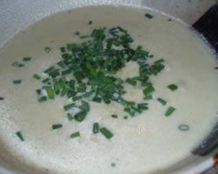 Диетический суп-пюре из цветной капусты и лука-порея