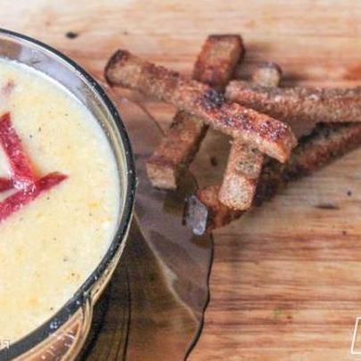 Картофельный суп-пюре с чесночными гренками