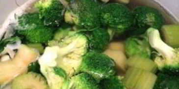 суп-пюре из брокколи с сыром