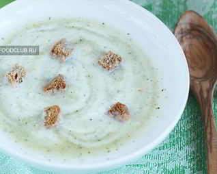 Суп-пюре из кабачков с сельдереем