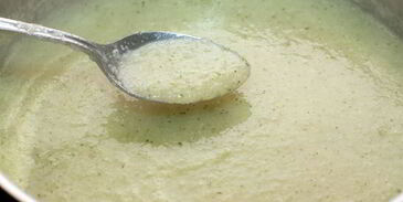 суп-пюре из кабачков с сельдереем