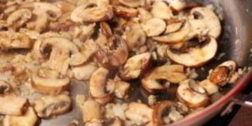 суп-пюре из шампиньонов со сливками