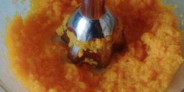 суп-пюре из тыквы с фрикадельками