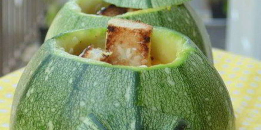 Рецепт супа-пюре с курицей, овощами и пармезановыми гренками