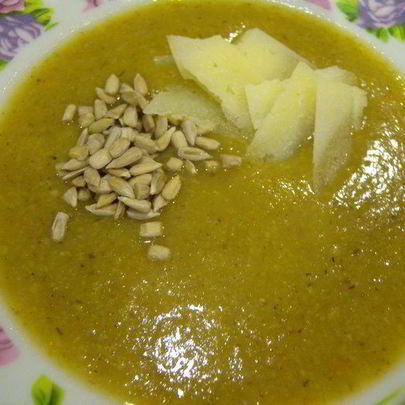 Суп-пюре со сладким перцем, спаржевой фасолью и грибами