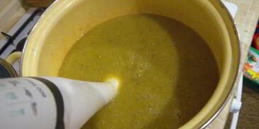 суп-пюре со сладким перцем, спаржевой фасолью и грибами