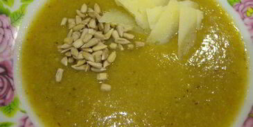 суп-пюре со сладким перцем, спаржевой фасолью и грибами