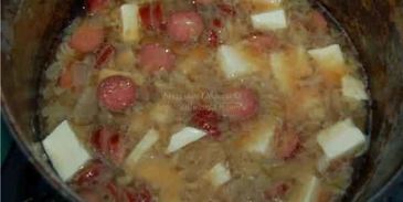 баварский пивной сырный суп с копчеными колбасками