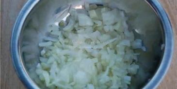 баварский пивной сырный суп с копчеными колбасками