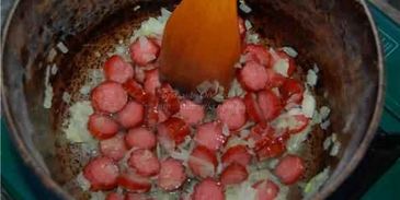 баварский пивной сырный суп с копчеными колбасками