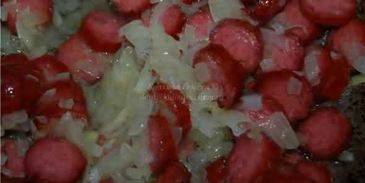 баварский пивной сырный суп с копчеными колбасками