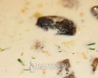 Сливочно-сырный суп с грибами