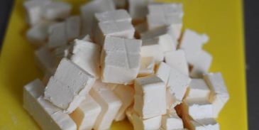 сырный крем-суп с грибами и сельдереем