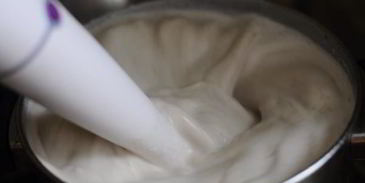 сырный крем-суп с грибами и сельдереем