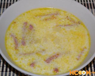 Сырный суп из плавленого сыра с колбасой