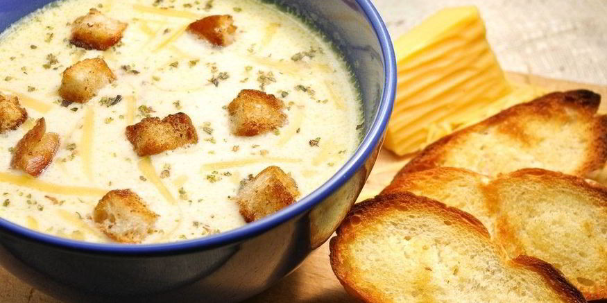 Рецепт сырного супа с гренками