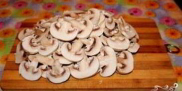 сырный суп с курицей и грибами